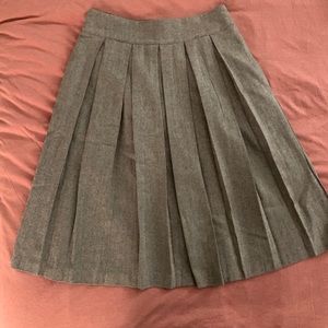 Knee length wool skirt